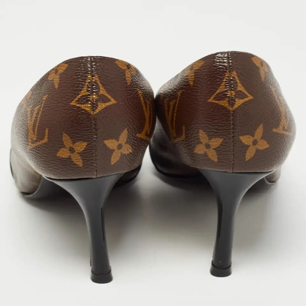 LOUIS VUITTON Brown LV Monogram Canvas Black Patent Leather Pointed-Toe Pumps 40 - Picture 4 of 11